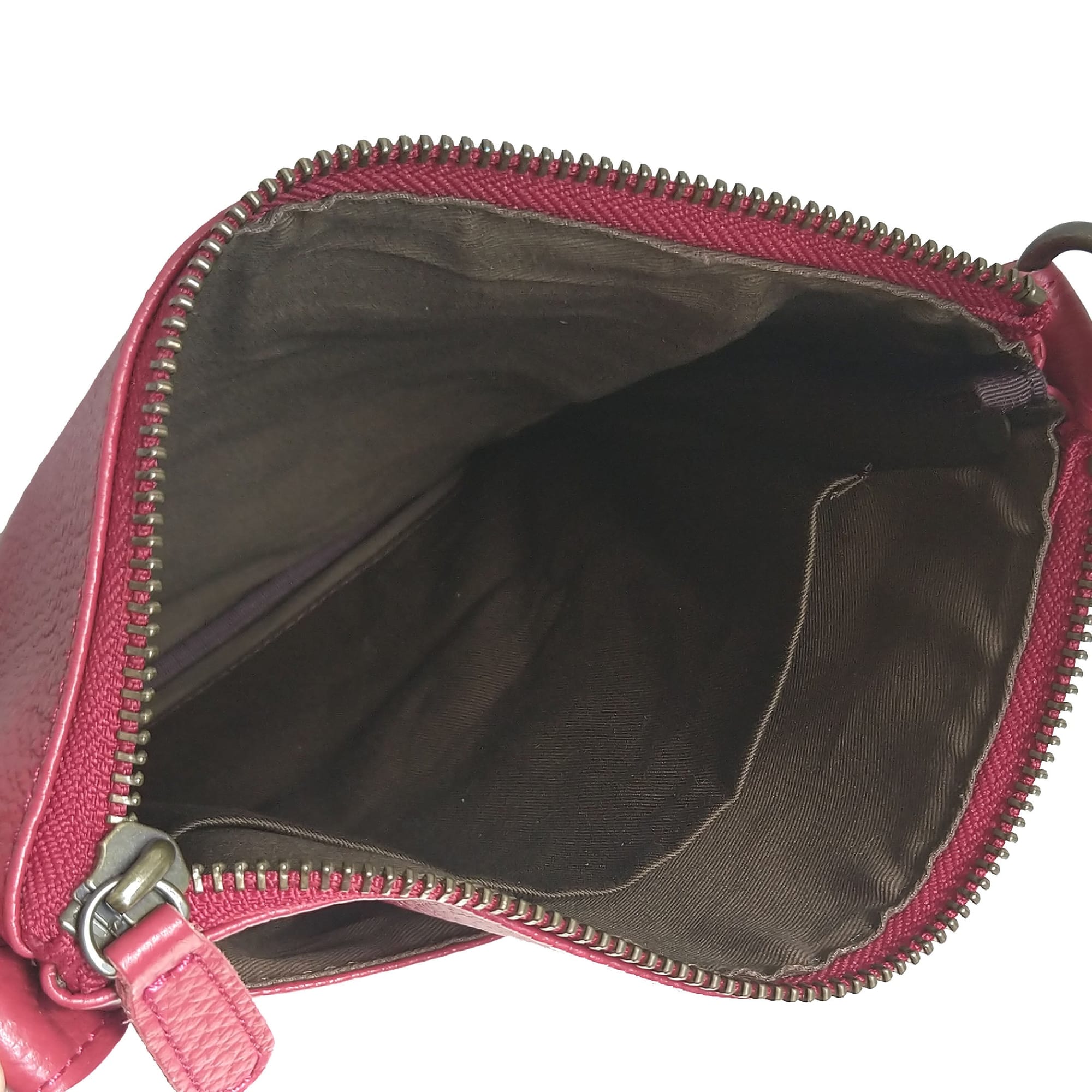 Open red 557250 showing cotton-lined interior