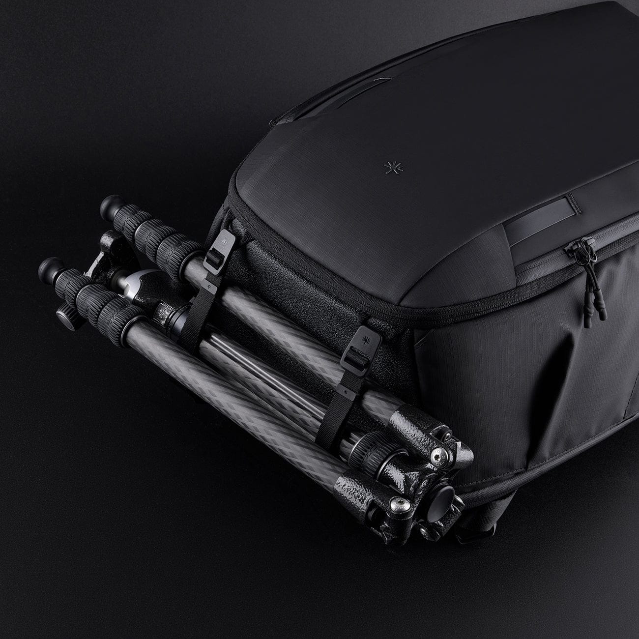 OneMo 3 exterior tripod attachment
