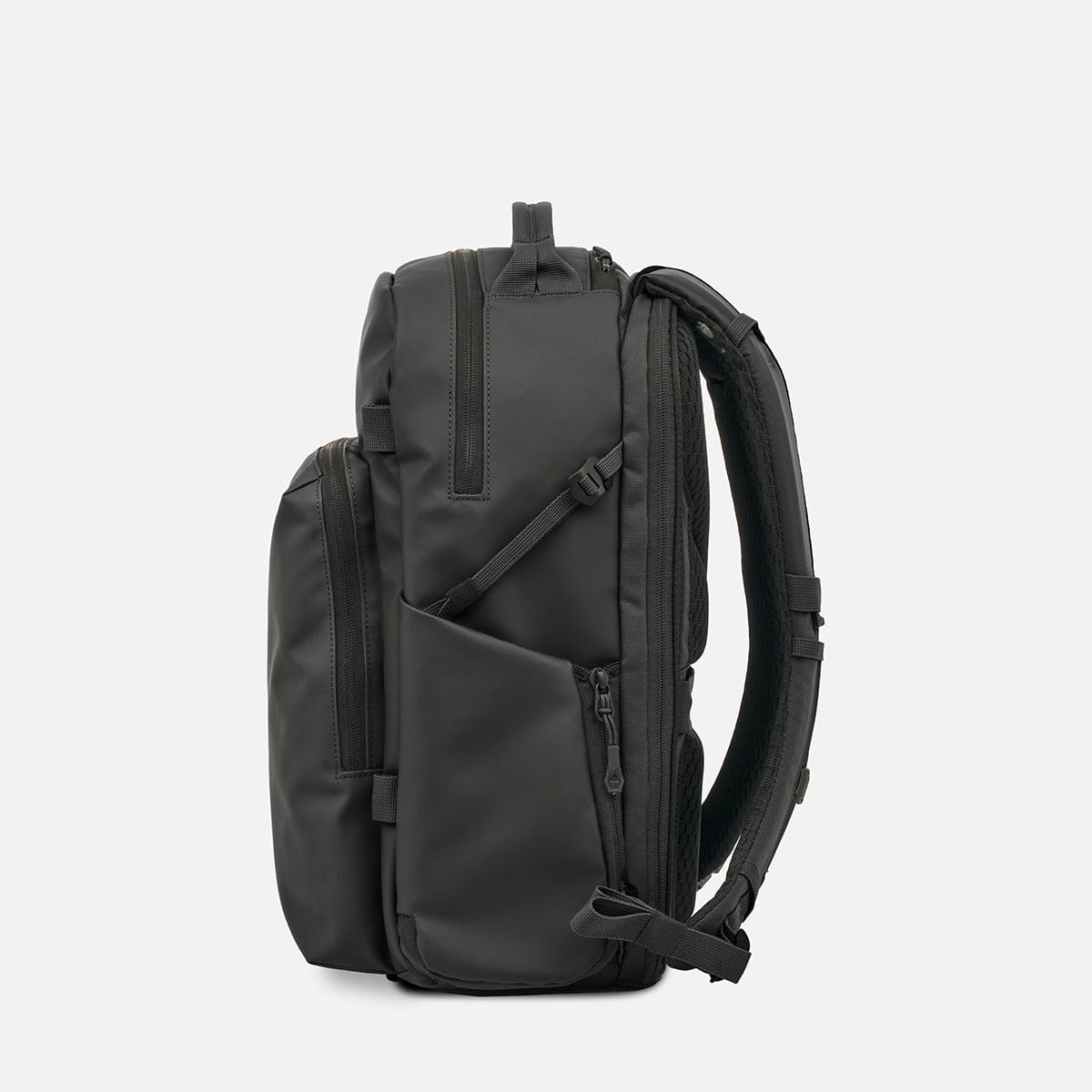 Black 21L PRVKE Pocket side view